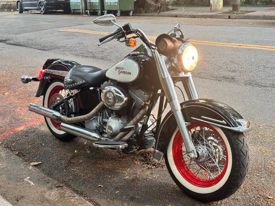 HARLEY-DAVIDSON SOFTAIL HERITAGE CUSTOM 